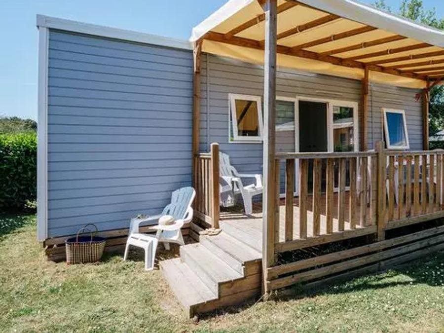 Camping Pas Cher vous présente avec son site Officiel campingpascher.fr, le Camping Hu Altomincio Village classé 4 étoiles, situé sur la commune de Valeggio Sul Mincio dans le département Vérone (Vénétie) en Italie. Le camping Hu Altomincio Village, vous présente un hébergement de type mobil-home de 32 m² avec climatisation. Le camping Hu Altomincio Village vous propose du dimanche 13 septembre au dimanche 20 septembre 2026, en promotion à -24% pour 7 nuits à 512 € au lieu de 676,0 € soit une Économie de 164 €. Cette location propose 40 dates différentes pour réserver votre séjour. Découvrez également les 10 autres gammes d'hébergements du camping. Les Avis clients pour le Camping Hu Altomincio Village sont excellents avec une note moyenne de 10 sur 10. Piscine extérieure, Animations familiales, Club enfants, Aire de jeux enfants, Golf, Ping-pong, Piscine, Terrain de beach-volley, Terrain de football, Bar, Dépôt de pain, Pizzeria, Plats à emporter, Restaurant, Snack/Bar, Épicerie,... En savoir plus : cliquez-ICI.