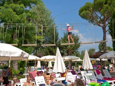 Cliquez pour découvrir toutes les photos de l'ÉTABLISSEMENT ! camping Hu Altomincio Village photo 14