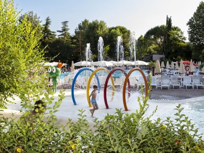 Cliquez pour découvrir toutes les photos de l'ÉTABLISSEMENT ! camping Hu Altomincio Village photo 22