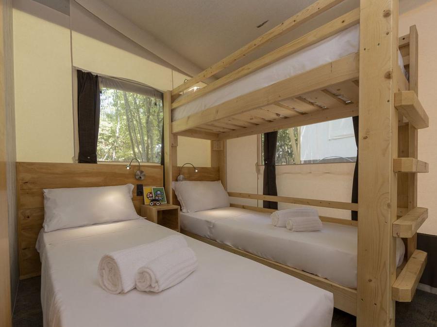 Cliquez pour découvrir toutes les photos de l'HÉBERGEMENT ! tente toile et bois - Hu Montescudaio Village photo 4