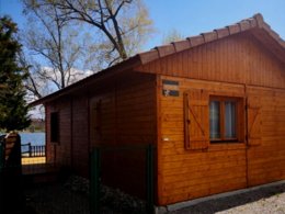 Camping Pas Cher vous présente avec son site Officiel campingpascher.fr, le Camping La Motte Flottante classé 2 étoiles, situé sur la commune de La Freissinouse dans le département Hautes-alpes (Provence Alpes Côte D'azur) en France. Le camping La Motte Flottante vous propose un hébergement de type chalet de 35 m². L'établissement vous propose 4 autres types d'hébergements. Découvrez tous nos séjours à petits prix dans la commune et aux alentours de La Freissinouse du département : Hautes-alpes (Provence Alpes Côte D'azur). Les Avis clients pour le Camping La Motte Flottante sont excellents avec une note moyenne de 8 sur 10. Lac, Centre équestre, Snack/Bar,... En savoir plus : cliquez-ICI.