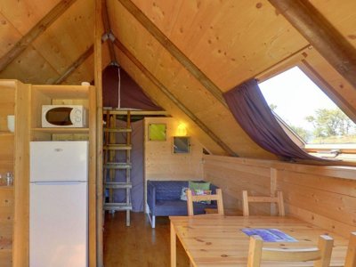 Cliquez pour découvrir toutes les photos de l'HÉBERGEMENT ! tente en toile et bois - Le Petit Liou - Sites Et Paysages photo 2