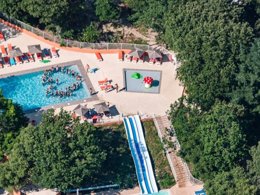 Camping Pas Cher vous présente avec son site Officiel campingpascher.fr, le Établissement Sites Et Paysages - La Marette, situé sur la commune de Joannas dans le département Ardeche (Rhône Alpes) en France. L'établissement Sites Et Paysages - La Marette vous propose un hébergement de type mobilhome. L'établissement vous propose 6 autres types d'hébergements. Découvrez tous nos séjours à petits prix dans la commune et aux alentours de Joannas du département : Ardeche (Rhône Alpes).... En savoir plus : cliquez-ICI.