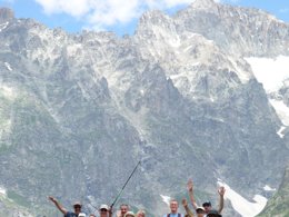 Camping Pas Cher vous présente avec son site Officiel campingpascher.fr, le Camping Alpes Dauphine classé 4 étoiles, situé sur la commune de Gap dans le département Hautes-alpes (Provence Alpes Côte D'azur) en France. Le camping Alpes Dauphine vous propose un hébergement de type chalet de 35 m² pour 4 personnes (télévision). L'établissement vous propose 3 autres types d'hébergements. Découvrez tous nos séjours à petits prix dans la commune et aux alentours de Gap du département : Hautes-alpes (Provence Alpes Côte D'azur). Les Avis clients pour le Camping Alpes Dauphine sont excellents avec une note moyenne de 8 sur 10. Lac, Piscine chauffée, Piscine extérieure, Animation enfants, Animations familiales, Club ados, Club enfants, Aire de jeux enfants, Canoë-kayak, Centre équestre, Cyclisme, Ping-pong, Pétanque, Randonnée, Terrain de football, Terrain multisports, Trampoline, Bar, Bureau de tabac, Dépôt de pain, Pizzeria, Plats à emporter, Restaurant, Épicerie,... En savoir plus : cliquez-ICI.