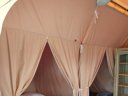 Cliquez pour découvrir toutes les photos de l'HÉBERGEMENT ! tente en toile et bois - camping Ushuaia Villages Port De Lacombe photo 6