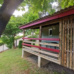 Camping Pas Cher vous présente avec son site Officiel campingpascher.fr, le Camping Ushuaïa Villages Les Pins D'Ucel classé 4 étoiles, situé sur la commune de Ucel dans le département Ardèche (Rhône Alpes) en France. Le camping Ushuaïa Villages Les Pins D'Ucel vous propose un hébergement de type chalet de 21 m² pour 1 personne. L'établissement vous propose 6 autres types d'hébergements. Découvrez tous nos séjours à petits prix dans la commune et aux alentours de Ucel du département : Ardèche (Rhône Alpes). Les Avis clients pour le Camping Ushuaïa Villages Les Pins D'Ucel sont excellents avec une note moyenne de 9 sur 10. Piscine extérieure, Aire de jeux enfants, Baby-foot, Parcours sportif, Ping-pong, Pétanque, Bar, Dépôt de pain, Pizzeria, Snack/Bar, Épicerie,... En savoir plus : cliquez-ICI.