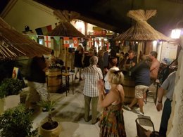 Camping Pas Cher vous présente avec son site Officiel campingpascher.fr, le Camping Ushuaïa Villages Les Pins D'Ucel classé 4 étoiles, situé sur la commune de Ucel dans le département Ardèche (Rhône Alpes) en France. Le camping Ushuaïa Villages Les Pins D'Ucel vous propose un hébergement de type mobil-home de 28 m² pour 1 personne (télévision). L'établissement vous propose 6 autres types d'hébergements. Découvrez tous nos séjours à petits prix dans la commune et aux alentours de Ucel du département : Ardèche (Rhône Alpes). Les Avis clients pour le Camping Ushuaïa Villages Les Pins D'Ucel sont excellents avec une note moyenne de 9 sur 10. Piscine extérieure, Aire de jeux enfants, Baby-foot, Parcours sportif, Ping-pong, Pétanque, Bar, Dépôt de pain, Pizzeria, Snack/Bar, Épicerie,... En savoir plus : cliquez-ICI.