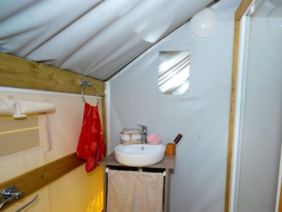 Cliquez pour découvrir toutes les photos de l'HÉBERGEMENT ! tente en toile et bois - Champ La Chèvre photo 7