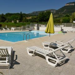 Camping Pas Cher vous présente avec son site Officiel campingpascher.fr, le Établissement Les Tuillères, situé sur la commune de Vercheny dans le département Drome (Rhône Alpes) en France. L'établissement Les Tuillères vous propose un hébergement de type tente. L'établissement vous propose 2 autres types d'hébergements. Découvrez tous nos séjours à petits prix dans la commune et aux alentours de Vercheny du département : Drome (Rhône Alpes).... En savoir plus : cliquez-ICI.