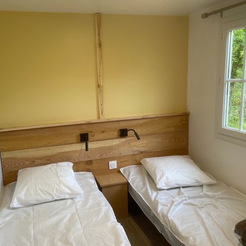 Cliquez pour découvrir toutes les photos de l'HÉBERGEMENT ! mobilhome - Le Douzou photo 3