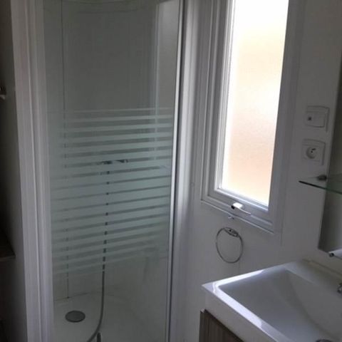 Cliquez pour découvrir toutes les photos de l'HÉBERGEMENT ! mobilhome - Le Douzou photo 3