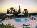Camping Pas Cher vous présente avec son site Officiel campingpascher.fr, le Camping Le Daguet classé 3 étoiles, situé sur la commune de Saint Laurent La Vallee dans le département Dordogne (Aquitaine) en France. Le camping Le Daguet, vous présente un hébergement de type tente de 25 m² pour 6 personnes. Le camping Le Daguet vous propose du sam. 27 juin au sam. 04 juillet 2026 pour 7 nuits à 308€. Cette location propose 28 dates différentes pour réserver votre séjour. Découvrez également les 8 autres gammes d'hébergements du camping. Les Avis clients pour le Camping Le Daguet sont excellents avec une note moyenne de 8 sur 10. Piscine extérieure, Animations familiales, Aire de jeux enfants, Canoë-kayak, Centre équestre, Cyclisme, Parcours sportif, Ping-pong, Piscine, Pétanque, Randonnée, Terrain de football, Bar, Dépôt de pain, Plats à emporter, Snack/Bar, Supermarché, Épicerie,... En savoir plus : cliquez-ICI.