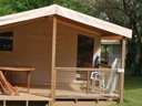 Camping Pas Cher vous présente avec son site Officiel campingpascher.fr, le Camping Flower Les Nauves classé 3 étoiles, situé sur la commune de Belves dans le département Dordogne (Aquitaine) en France. Le camping Flower Les Nauves, vous présente un hébergement de type tente en toile et bois de 19 m². Le camping Flower Les Nauves vous propose du sam. 11 avril au sam. 18 avril 2026 pour 7 nuits à 273€. Cette location propose 134 dates différentes pour réserver votre séjour. Découvrez également les 9 autres gammes d'hébergements du camping. Les Avis clients pour le Camping Flower Les Nauves sont excellents avec une note moyenne de 9 sur 10. Piscine extérieure, Animation enfants, Animations familiales, Club enfants, Aire de jeux enfants, Canoë-kayak, Centre équestre, Court de tennis, Cyclisme, Golf, Ping-pong, Pétanque, Randonnée, Salle de jeux vidéo, Terrain de beach-volley, Terrain de football, Terrain multisports, Bar, Brasserie, Dépôt de pain, Plats à emporter, Snack/Bar, Supermarché, Épicerie,... En savoir plus : cliquez-ICI.