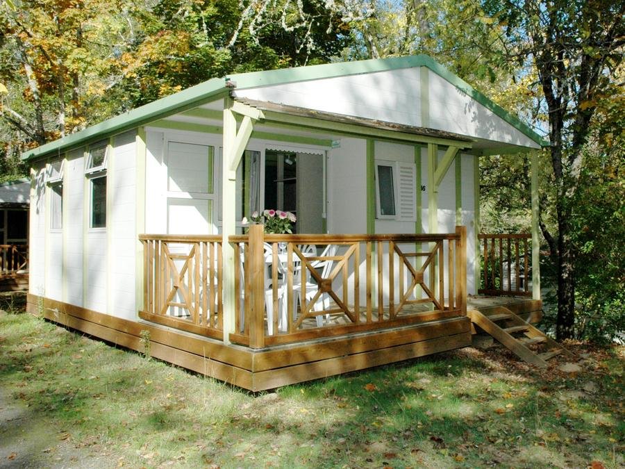 Camping Pas Cher vous présente avec son site Officiel campingpascher.fr, le Camping Les Pialades classé 3 étoiles, situé sur la commune de Nabirat dans le département Dordogne (Aquitaine) en France. Le camping Les Pialades, vous présente un hébergement de type chalet de 32 m² pour 1 personne. Le camping Les Pialades vous propose du vendredi 05 juin au vendredi 12 juin 2026 avec un DÉPART DEMAIN pour 7 nuits à 289€. Cette location propose 32 dates différentes pour réserver votre séjour. Découvrez également les 16 autres gammes d'hébergements du camping. Les Avis clients pour le Camping Les Pialades sont excellents avec une note moyenne de 10 sur 10. Piscine chauffée, Piscine extérieure, Animation ados, Animation enfants, Animations familiales, Aire de jeux enfants, Baby-foot, Flipper, Ping-pong, Piscine, Pétanque, Salle de jeux vidéo, Terrain de volley-ball, Bar, Dépôt de pain, Restaurant, Snack/Bar, Épicerie,... En savoir plus : cliquez-ICI.