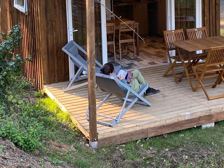 Camping Pas Cher vous présente avec son site Officiel campingpascher.fr, le Camping Les Pialades classé 3 étoiles, situé sur la commune de Nabirat dans le département Dordogne (Aquitaine) en France. Le camping Les Pialades, vous présente un hébergement de type mobil-home de 21 m² pour 4 personnes. Le camping Les Pialades vous propose du sam. 29 août au sam. 05 septembre 2026 pour 7 nuits à 219€. Cette location propose 46 dates différentes pour réserver votre séjour. Découvrez également les 18 autres gammes d'hébergements du camping. Les Avis clients pour le Camping Les Pialades sont excellents avec une note moyenne de 10 sur 10. Piscine chauffée, Piscine extérieure, Animation ados, Animation enfants, Animations familiales, Aire de jeux enfants, Baby-foot, Flipper, Ping-pong, Piscine, Pétanque, Salle de jeux vidéo, Terrain de volley-ball, Bar, Dépôt de pain, Restaurant, Snack/Bar, Épicerie,... En savoir plus : cliquez-ICI.