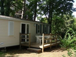 Camping Pas Cher vous présente avec son site Officiel campingpascher.fr, le Camping La Grande Veyiere classé 3 étoiles, situé sur la commune de Molieres dans le département Dordogne (Aquitaine) en France. Le camping La Grande Veyiere, vous présente un hébergement de type mobil-home de 24 m² pour 2 personnes. Le camping La Grande Veyiere vous propose du mercredi 01 avril au mercredi 08 avril 2026 pour 7 nuits à 300€. Cette location propose 129 dates différentes pour réserver votre séjour. Découvrez également les 4 autres gammes d'hébergements du camping. Les Avis clients pour le Camping La Grande Veyiere sont excellents avec une note moyenne de 9 sur 10. Piscine extérieure, Animations familiales, Club enfants, Aire de jeux enfants, Baby-foot, Canoë-kayak, Centre équestre, Cyclisme, Escalade, Ping-pong, Piscine, Pétanque, Randonnée, Terrain multisports, Bar, Dépôt de pain, Plats à emporter, Snack/Bar, Supermarché, Épicerie,... En savoir plus : cliquez-ICI.