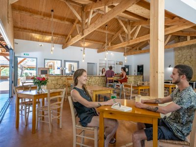 Cliquez pour découvrir toutes les photos de l'ÉTABLISSEMENT ! établissement Romanée - Lou Castel photo 25
