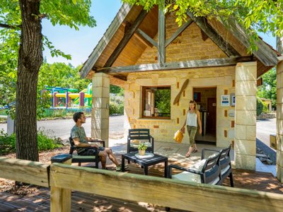 Cliquez pour découvrir toutes les photos de l'ÉTABLISSEMENT ! établissement Romanée - Lou Castel photo 27