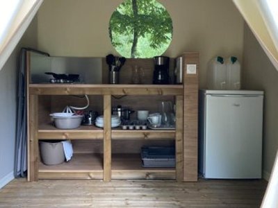 Cliquez pour découvrir toutes les photos de l'HÉBERGEMENT ! tente en toile et bois - Moulin De Caudon photo 2