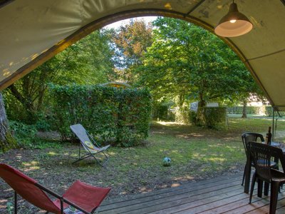 Cliquez pour découvrir toutes les photos de l'HÉBERGEMENT ! bungalow toilé - Flower Le Tiradou photo 5