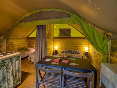 Cliquez pour découvrir toutes les photos de l'HÉBERGEMENT ! bungalow toilé - Flower Le Tiradou photo 6
