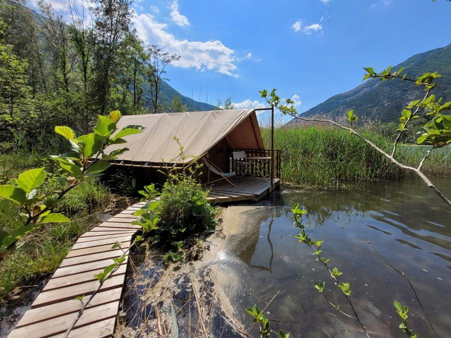 Camping Pas Cher vous présente avec son site Officiel campingpascher.fr, le Camping Au Valbonheur classé 3 étoiles, situé sur la commune de Valbonnais dans le département Isère (Rhône Alpes) en France. Le camping Au Valbonheur vous propose un hébergement de type tente en toile et bois. Cet hébergement propose plus de 108 dates différentes pour réserver ! Pour dévouvrir la période la moins chère, consultez la rubrique 'Tarifs' et sélectionnez votre mois de départ. L'établissement vous propose 19 autres types d'hébergements. Découvrez tous nos séjours à petits prix dans la commune et aux alentours de Valbonnais du département : Isère (Rhône Alpes). Les Avis clients pour le Camping Au Valbonheur sont de 7 sur 10. Lac, Aire de jeux enfants, Cyclisme, Ping-pong, Randonnée, Structure gonflable enfants, Bar, Dépôt de pain, Snack/Bar, Épicerie,... En savoir plus : cliquez-ICI.