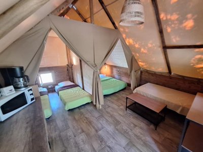Cliquez pour découvrir toutes les photos de l'HÉBERGEMENT ! tente en toile et bois - Valbonheur photo 6