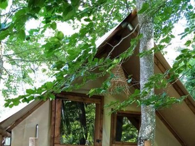 Cliquez pour découvrir toutes les photos de l'HÉBERGEMENT ! tente en toile et bois - Valbonheur photo 9