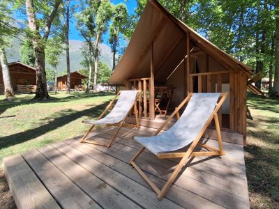 Cliquez pour découvrir toutes les photos de l'HÉBERGEMENT ! tente en toile et bois - Au Valbonheur photo 6