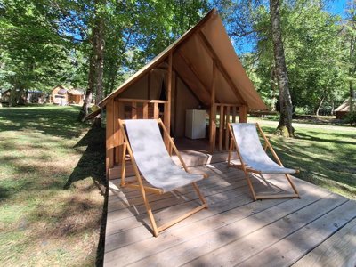 Cliquez pour découvrir toutes les photos de l'HÉBERGEMENT ! tente en toile et bois - Au Valbonheur photo 7