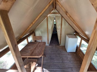 Cliquez pour découvrir toutes les photos de l'HÉBERGEMENT ! tente en toile et bois - Au Valbonheur photo 8