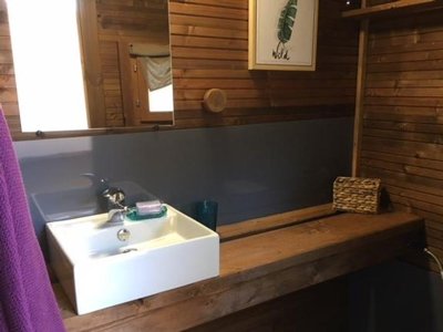 Cliquez pour découvrir toutes les photos de l'HÉBERGEMENT ! tente en toile et bois - Valbonheur photo 4