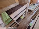 Cliquez pour découvrir toutes les photos de l'HÉBERGEMENT ! tente en toile et bois - camping Au Valbonheur photo 4
