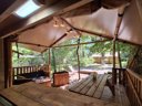 Cliquez pour découvrir toutes les photos de l'HÉBERGEMENT ! tente en toile et bois - camping Au Valbonheur photo 6