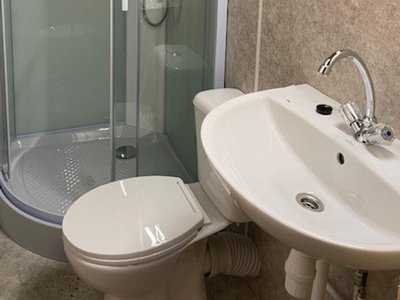 Cliquez pour découvrir toutes les photos de l'HÉBERGEMENT ! tente en toile et bois - Les Charmes photo 2