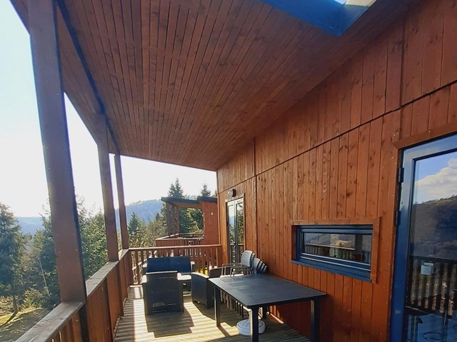 Camping Pas Cher vous présente avec son site Officiel campingpascher.fr, le Camping Flower Le Belvédère classé 4 étoiles, situé sur la commune de Neuveglise dans le département Cantal (Auvergne) en France. Le camping Flower Le Belvédère, vous présente un hébergement de type chalet de 35 m² pour 1 personne et télévision. Le camping Flower Le Belvédère vous propose du sam. 27 juin au sam. 04 juillet 2026 pour 7 nuits à 603.75€. Cette location propose 1 dates différentes pour réserver votre séjour. Découvrez également les 20 autres gammes d'hébergements du camping. Les Avis clients pour le Camping Flower Le Belvédère sont de 7 sur 10. LacRivière, Bassin enfant, Piscine couverte, Piscine extérieure, Animations familiales, Club ados, Club enfants, Aire de jeux enfants, Aire de jeux intérieure, Baby-foot, Canoë-kayak, Canyoning, Centre équestre, Court de tennis, Escalade, Golf, Jet-ski, Location de bateaux, Paddle, Ping-pong, Piscine, Planche à voile, Pédalo, Pétanque, Rafting, Randonnée, Salle de fitness, Ski nautique, Terrain multisports, Tir à l’arc, Voile, Bar, Boulangerie, Restaurant, Snack/Bar, Épicerie,... En savoir plus : cliquez-ICI.