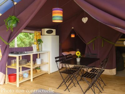 Cliquez pour découvrir toutes les photos de l'HÉBERGEMENT ! tente - Flower Le Belvédère photo 14