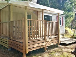 Camping Pas Cher vous présente avec son site Officiel campingpascher.fr, le Camping Flower Le Belvédère classé 4 étoiles, situé sur la commune de Neuveglise dans le département Cantal (Auvergne) en France. Le camping Flower Le Belvédère, vous présente un hébergement de type mobil-home de 29 m² pour 4 personnes. Le camping Flower Le Belvédère vous propose du sam. 11 avril au sam. 18 avril 2026 pour 7 nuits à 266€. Cette location propose 94 dates différentes pour réserver votre séjour. Découvrez également les 16 autres gammes d'hébergements du camping. Les Avis clients pour le Camping Flower Le Belvédère sont de 7 sur 10. LacRivière, Bassin enfant, Piscine couverte, Piscine extérieure, Animations familiales, Club ados, Club enfants, Aire de jeux enfants, Aire de jeux intérieure, Baby-foot, Canoë-kayak, Canyoning, Centre équestre, Court de tennis, Escalade, Golf, Jet-ski, Location de bateaux, Paddle, Ping-pong, Piscine, Planche à voile, Pédalo, Pétanque, Rafting, Randonnée, Salle de fitness, Ski nautique, Terrain multisports, Tir à l’arc, Voile, Bar, Boulangerie, Restaurant, Snack/Bar, Épicerie,... En savoir plus : cliquez-ICI.