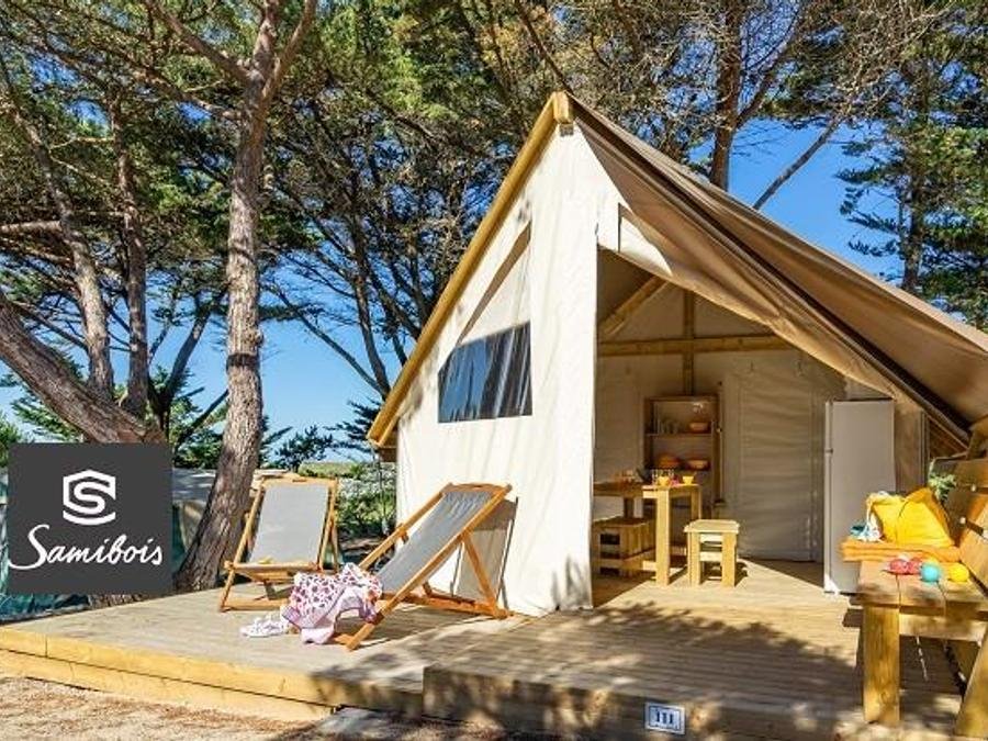 Camping Pas Cher vous présente avec son site Officiel campingpascher.fr, le Camping Brin D'amour classé 3 étoiles, situé sur la commune de Les Eyzies De Tayac Sireuil dans le département Dordogne (Aquitaine) en France. Le camping Brin D'amour, vous présente un hébergement de type tente de 21 m² pour 1 personne. Le camping Brin D'amour vous propose du sam. 04 juillet au sam. 11 juillet 2026, en promotion à -20% pour 7 nuits à 303,20 € au lieu de 379,0 € soit une Économie de 75,80 €. Cette location propose 1 dates différentes pour réserver votre séjour. Découvrez également les 21 autres gammes d'hébergements du camping. Les Avis clients pour le Camping Brin D'amour sont excellents avec une note moyenne de 8 sur 10. Piscine chauffée, Piscine extérieure, Animations familiales, Club enfants, Aire de jeux enfants, Baby-foot, Ping-pong, Piscine, Pétanque, Salle de jeux vidéo, Structure gonflable enfants, Terrain multisports, Tir à l’arc, Trampoline, Bar, Dépôt de pain, Plats à emporter, Snack/Bar,... En savoir plus : cliquez-ICI.