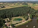 Camping Pas Cher vous présente avec son site Officiel campingpascher.fr, le Camping De La Seuge classé 3 étoiles, situé sur la commune de Saugues dans le département Haute-loire (Auvergne) en France. Le camping De La Seuge vous propose un hébergement de type chalet de 35 m² pour 6 personnes. L'établissement vous propose 6 autres types d'hébergements. Découvrez tous nos séjours à petits prix dans la commune et aux alentours de Saugues du département : Haute-loire (Auvergne). Les Avis clients pour le Camping De La Seuge sont excellents avec une note moyenne de 8 sur 10. LacRivière, Piscine extérieure, Animations familiales, Aire de jeux enfants, Centre équestre, Court de tennis, Cyclisme, Ping-pong, Randonnée, Salle de fitness, Terrain multisports, Bar, Plats à emporter, Snack/Bar,... En savoir plus : cliquez-ICI.