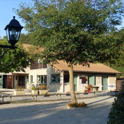 Cliquez pour découvrir toutes les photos de l'ÉTABLISSEMENT ! établissement La Combe D'Oyans photo 2