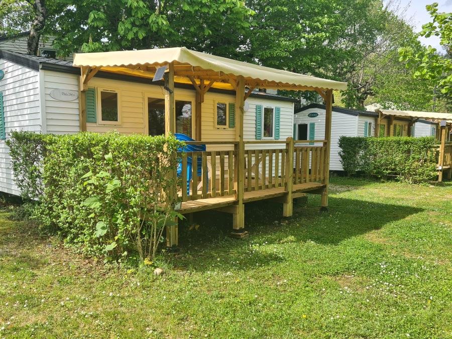 Camping Pas Cher vous présente avec son site Officiel campingpascher.fr, le Camping Douce Ardèche classé 3 étoiles, situé sur la commune de Desaignes dans le département Ardèche (Rhône Alpes) en France. Le camping Douce Ardèche, vous présente un hébergement de type mobil-home de 32 m² pour 1 personne. Le camping Douce Ardèche vous propose du vendredi 18 septembre au vendredi 25 septembre 2026 pour 7 nuits à 471.5€. Cette location propose 57 dates différentes pour réserver votre séjour. Découvrez également les 3 autres gammes d'hébergements du camping. Rivière, Cyclisme, Pétanque, Randonnée, Bar, Dépôt de pain, Restaurant,... En savoir plus : cliquez-ICI.