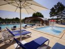 Camping Pas Cher vous présente avec son site Officiel campingpascher.fr, le Camping - Les Truffières De Dordogne - La Bouquerie classé 5 étoiles, situé sur la commune de Saint Genies dans le département Dordogne (Aquitaine) en France. Le camping - Les Truffières De Dordogne - La Bouquerie vous propose un hébergement de type chalet. L'établissement vous propose un autre type d'hébergement. Découvrez tous nos séjours à petits prix dans la commune et aux alentours de Saint Genies du département : Dordogne (Aquitaine). Les Avis clients pour le Camping - Les Truffières De Dordogne - La Bouquerie sont excellents avec une note moyenne de 8 sur 10. Étang, Parc aquatique, Piscine couverte, Piscine extérieure, Animation ados, Animations familiales, Club enfants, Aire de jeux enfants, Canoë-kayak, Court de tennis, Ping-pong, Salle de fitness, Structure gonflable enfants, Terrain de beach-volley, Terrain multisports, Trampoline, Bar, Dépôt de pain, Plats à emporter, Restaurant, Snack/Bar, Épicerie,... En savoir plus : cliquez-ICI.