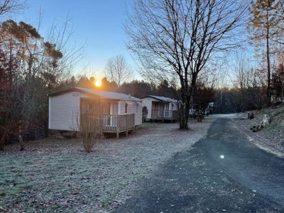 Cliquez pour découvrir toutes les photos de l'HÉBERGEMENT ! mobil-home - La Fage photo 2