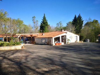 Cliquez pour découvrir toutes les photos de l'ÉTABLISSEMENT ! camping La Fage photo 9