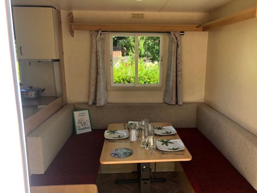 Camping Pas Cher vous présente avec son site Officiel campingpascher.fr, le Camping Le Pontillou classé 2 étoiles, situé sur la commune de Villamblard dans le département Dordogne (Aquitaine) en France. Le camping Le Pontillou, vous présente un hébergement de type mobil-home de 39 m². Le camping Le Pontillou vous propose du vendredi 05 juin au vendredi 12 juin 2026 avec un DÉPART DEMAIN pour 7 nuits à 473€. Cette location propose 144 dates différentes pour réserver votre séjour. Découvrez également les 11 autres gammes d'hébergements du camping. Les Avis clients pour le Camping Le Pontillou sont excellents avec une note moyenne de 9 sur 10. Piscine extérieure, Aire de jeux enfants, Baby-foot, Ping-pong, Pétanque, Terrain de badminton, Terrain de volley-ball, Bar, Café, Dépôt de pain, Snack/Bar, Épicerie,... En savoir plus : cliquez-ICI.