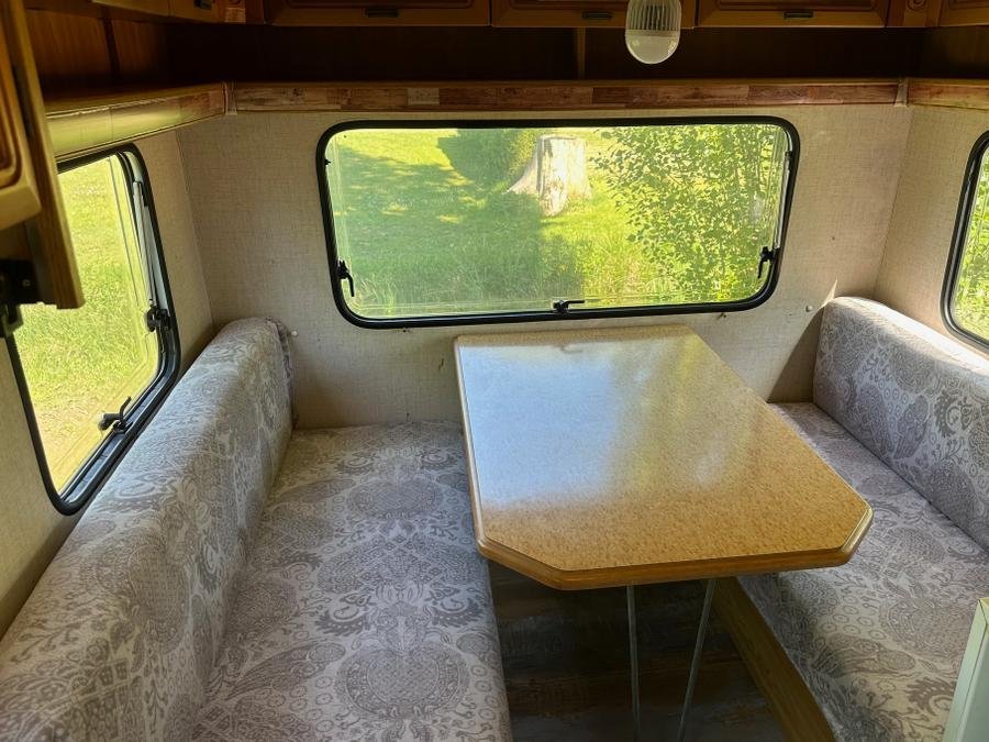Camping Pas Cher vous présente avec son site Officiel campingpascher.fr, le Camping Le Pontillou classé 2 étoiles, situé sur la commune de Villamblard dans le département Dordogne (Aquitaine) en France. Le camping Le Pontillou, vous présente un hébergement de type hébergement insolite pour 1 personne. Le camping Le Pontillou vous propose du dimanche 07 juin au dimanche 14 juin 2026 pour 7 nuits à 261.8€. Cette location propose 142 dates différentes pour réserver votre séjour. Découvrez également les 11 autres gammes d'hébergements du camping. Les Avis clients pour le Camping Le Pontillou sont excellents avec une note moyenne de 9 sur 10. Piscine extérieure, Aire de jeux enfants, Baby-foot, Ping-pong, Pétanque, Terrain de badminton, Terrain de volley-ball, Bar, Café, Dépôt de pain, Snack/Bar, Épicerie,... En savoir plus : cliquez-ICI.