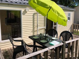 Camping Pas Cher vous présente avec son site Officiel campingpascher.fr, le Camping Le Pontillou classé 2 étoiles, situé sur la commune de Villamblard dans le département Dordogne (Aquitaine) en France. Le camping Le Pontillou, vous présente un hébergement de type mobil-home de 39 m². Le camping Le Pontillou vous propose du sam. 04 avril au sam. 11 avril 2026 pour 7 nuits à 402.6€. Cette location propose 206 dates différentes pour réserver votre séjour. Découvrez également les 10 autres gammes d'hébergements du camping. Les Avis clients pour le Camping Le Pontillou sont excellents avec une note moyenne de 9 sur 10. Piscine extérieure, Aire de jeux enfants, Baby-foot, Ping-pong, Pétanque, Terrain de badminton, Terrain de volley-ball, Bar, Café, Dépôt de pain, Snack/Bar, Épicerie,... En savoir plus : cliquez-ICI.