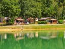 Camping Pas Cher vous présente avec son site Officiel campingpascher.fr, le Camping Gaia Ecolodge classé 3 étoiles, situé sur la commune de Douville dans le département Dordogne (Aquitaine) en France. Le camping Gaia Ecolodge, vous présente un hébergement de type chalet de 30 m² et télévision. Le camping Gaia Ecolodge vous propose du sam. 04 avril au sam. 11 avril 2026 pour 7 nuits à 668.15€. Cette location propose 119 dates différentes pour réserver votre séjour. Découvrez également les 9 autres gammes d'hébergements du camping. Les Avis clients pour le Camping Gaia Ecolodge sont excellents avec une note moyenne de 8 sur 10. Piscine extérieure, Aire de jeux enfants, Baby-foot, Centre équestre, Court de tennis, Cyclisme, Parcours sportif, Ping-pong, Piscine, Pétanque, Randonnée, Bar, Dépôt de pain, Pizzeria, Plats à emporter, Épicerie,... En savoir plus : cliquez-ICI.