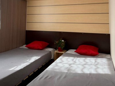 Cliquez pour découvrir toutes les photos de l'HÉBERGEMENT ! mobil-home - Paradis - Village De Vacances La Gineste photo 7
